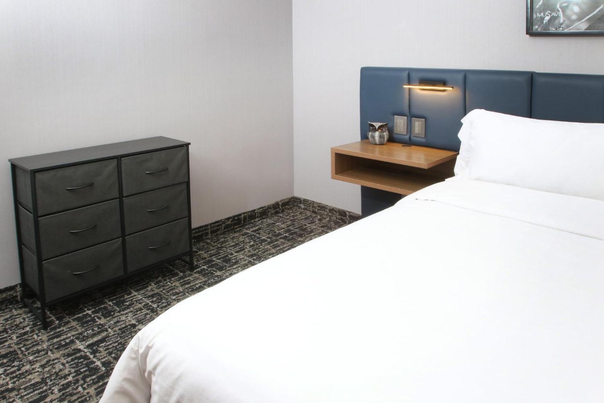 CoSuites Saltillo Hotel Esterno foto