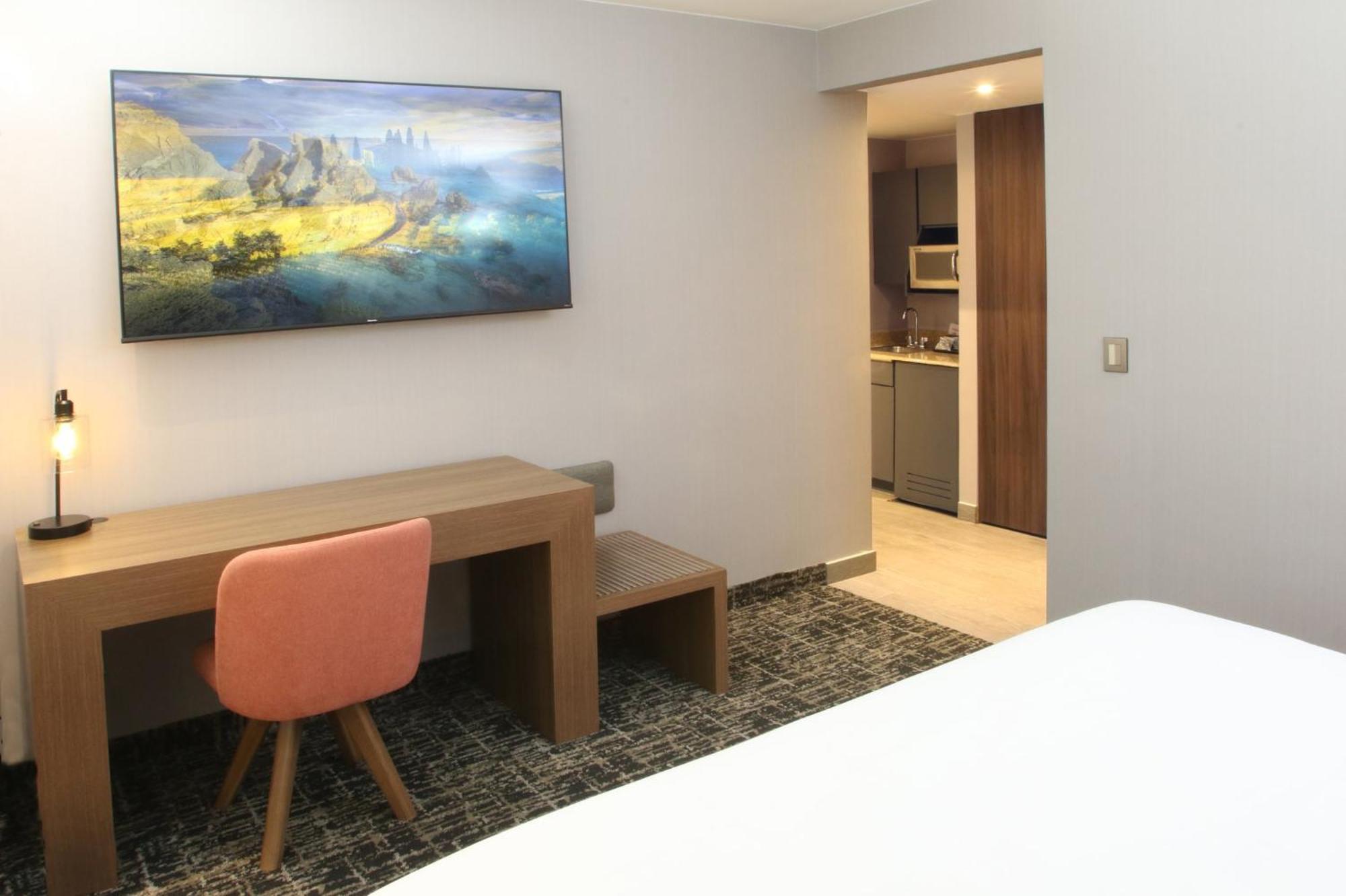 CoSuites Saltillo Hotel Esterno foto